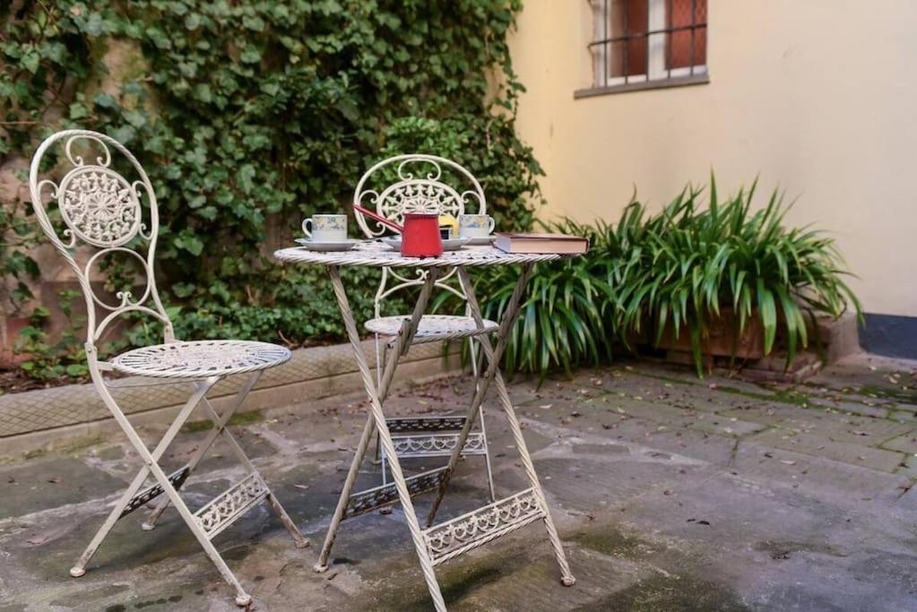 Cozy Apartment With Private Garden - City Center - Florenţa Exterior foto