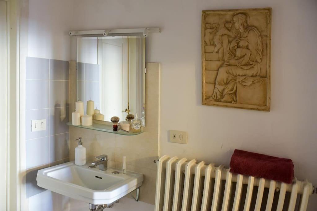 Cozy Apartment With Private Garden - City Center - Florenţa Exterior foto